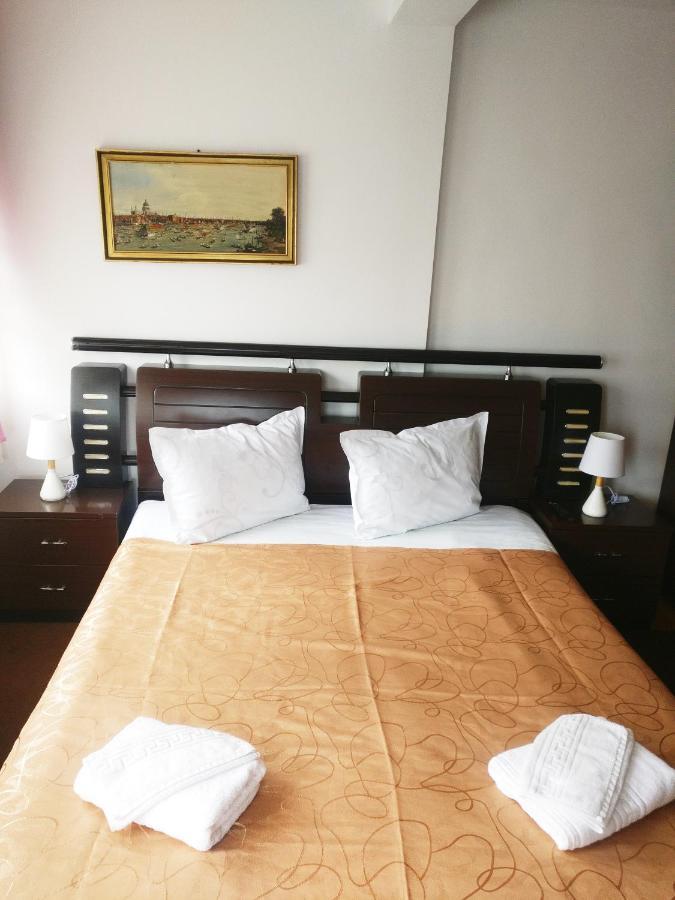 Bianca House Hotel บุชเตนี ภายนอก รูปภาพ